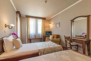 Отель Hotel Izvora Кранево Двухместный номер с 1 кроватью или 2 отдельными кроватями-3